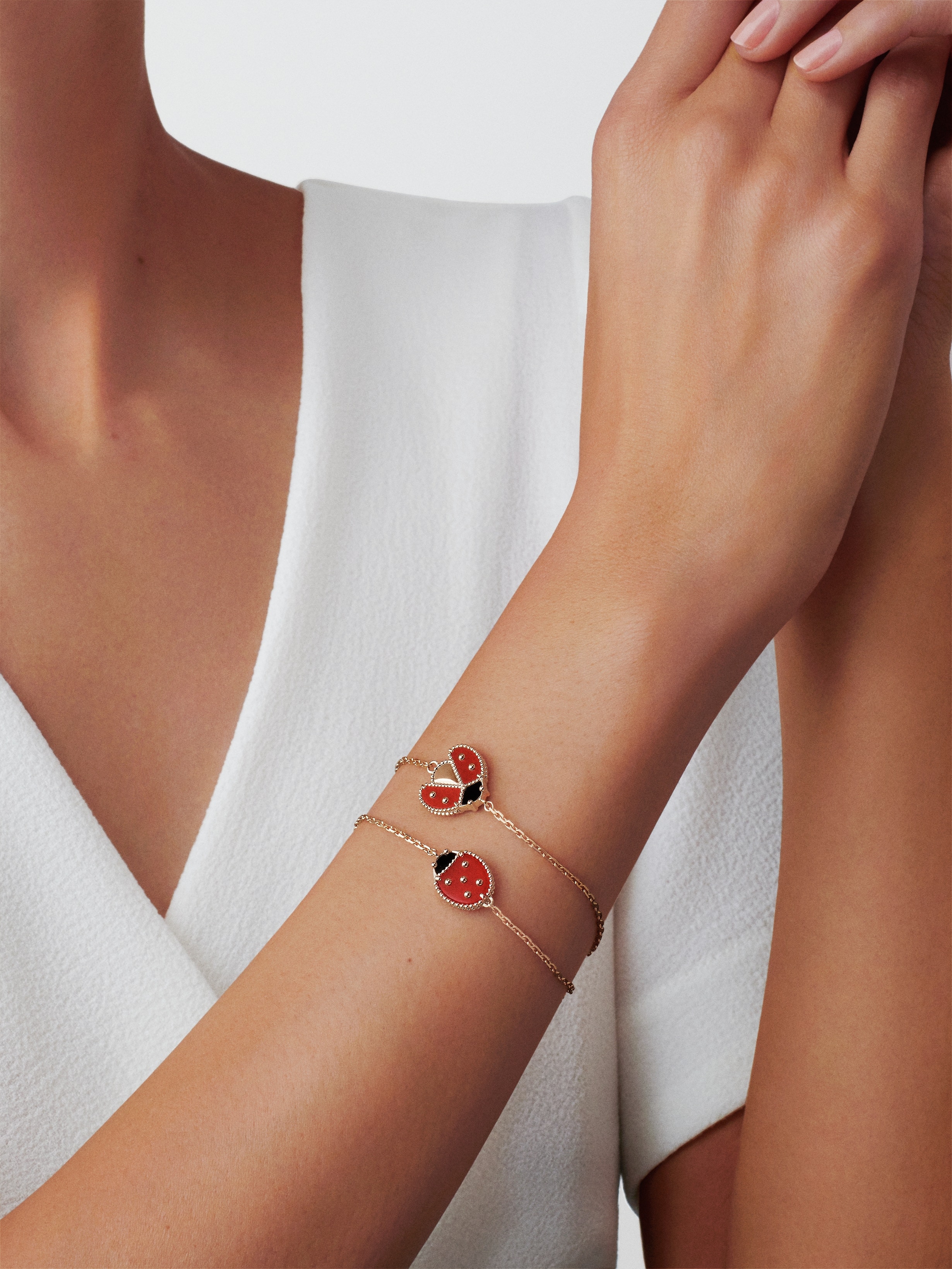 Van Cleef & Arpels Lucky Spring bracelet, ladybug with closed wings--GaiYalun
