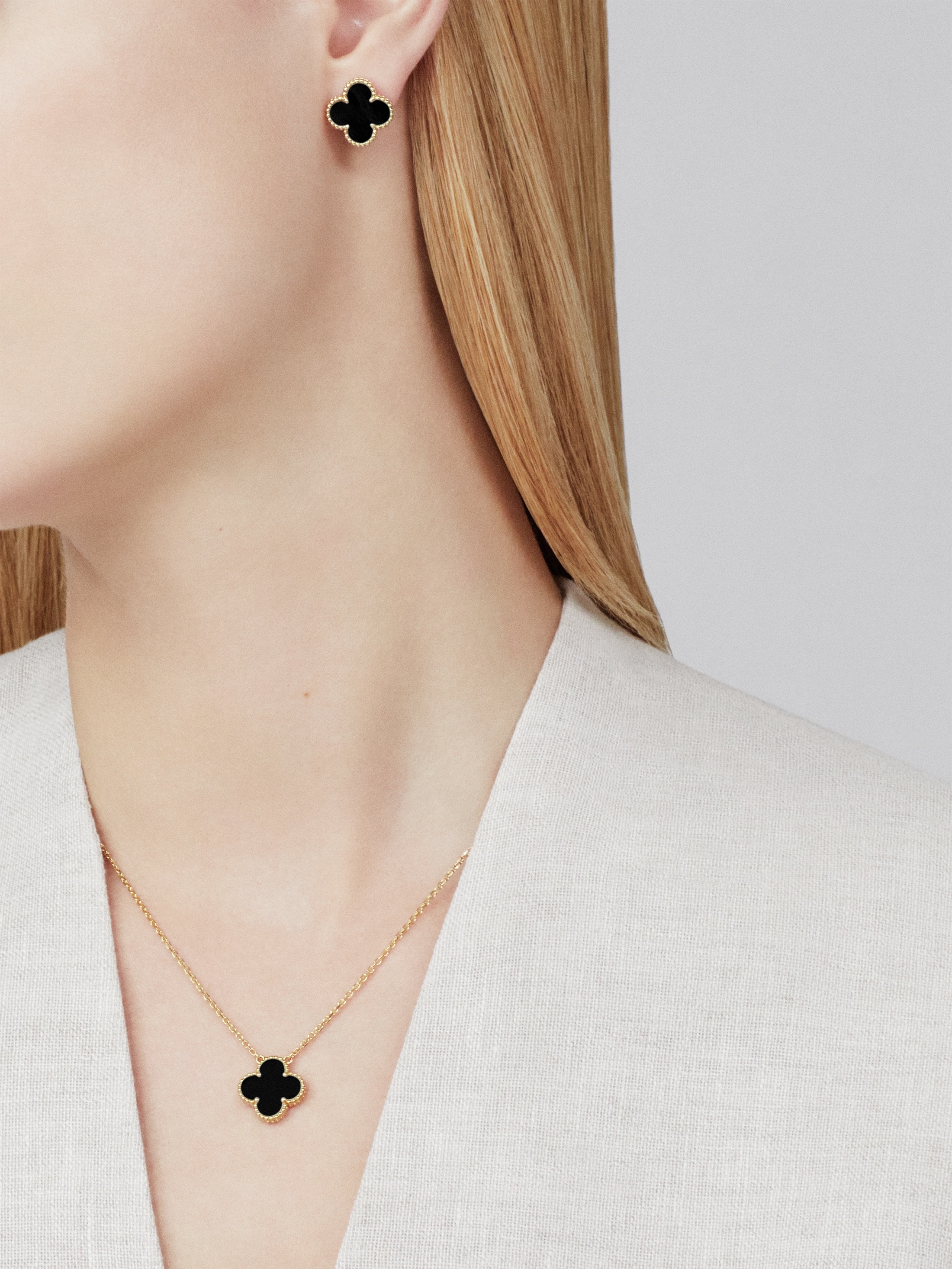 Van Cleef & Arpels Vintage Alhambra earrings--GaiYalun