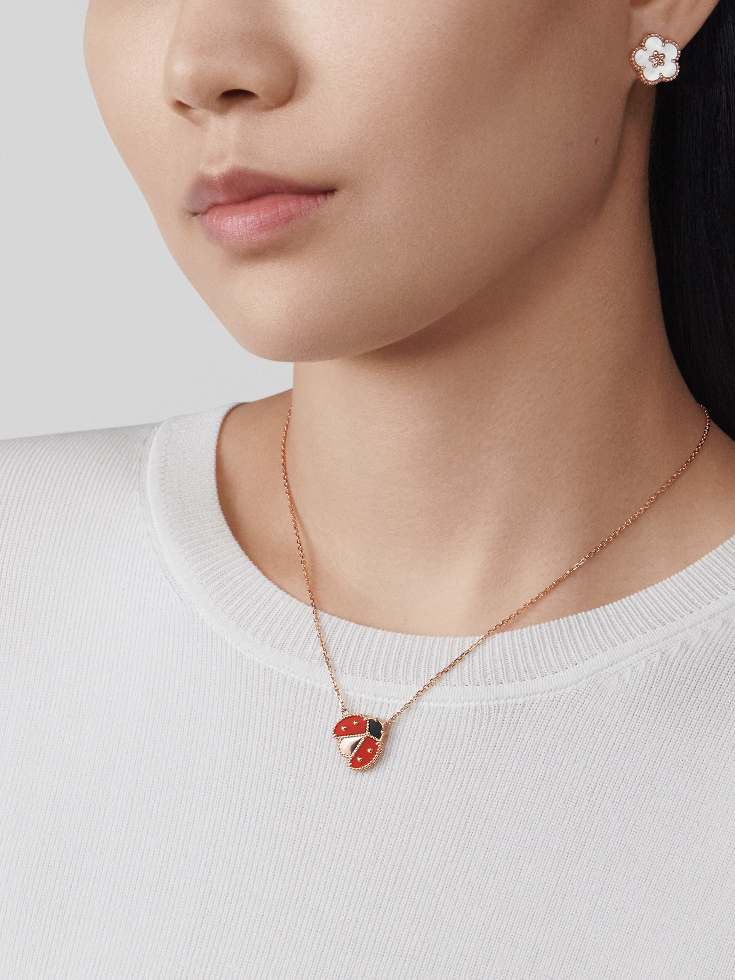Van Cleef & Arpels Lucky Spring pendant, ladybug with outstretched wings--GaiYalun
